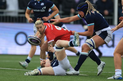 220325  Scotland v Wales, Guinness Women’s Six Nations 2025 - Keira Bevan of Wales looks to offload