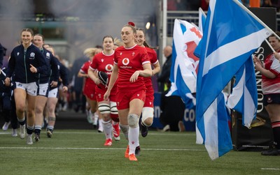 220325  Scotland v Wales, Guinness Women’s Six Nations 2025 - Wales Captain Hannah Jones leads the team out at the start of the match