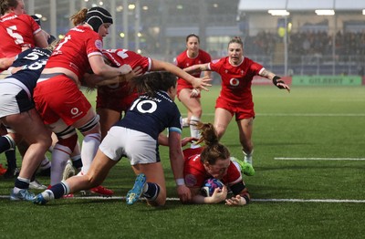 220325  Scotland v Wales, Guinness Women’s Six Nations 2025 - Abbie Fleming of Wales powers over to score try