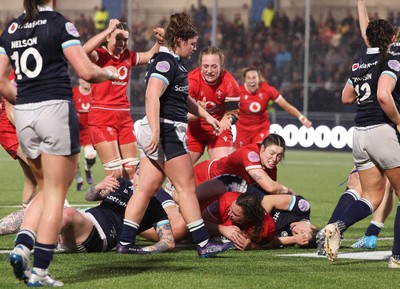 220325  Scotland v Wales, Guinness Women’s Six Nations 2025 - Gwenllian Pyrs of Wales powers over to score try