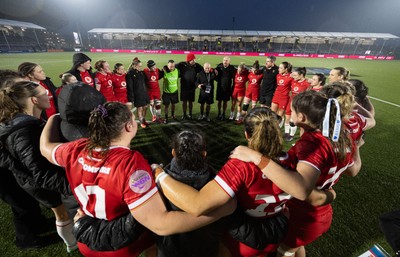 220325  Scotland v Wales, Guinness Women’s Six Nations 2025 - The Wales team huddle up at the end of the match