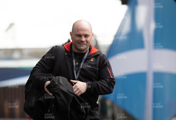 220325  Scotland v Wales, Guinness Women’s Six Nations 2025 - Wales Women head coach Sean Lynn arrives at the stadium