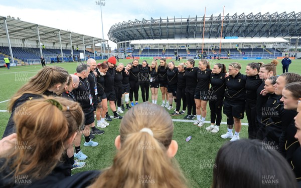 220325  Scotland v Wales, Guinness Women’s Six Nations 2025 - The Wales team huddle up as they arrive at the stadium