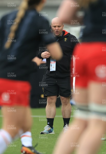 220325  Scotland v Wales, Guinness Women’s Six Nations 2025 - Wales Women head coach Sean Lynn during warm up