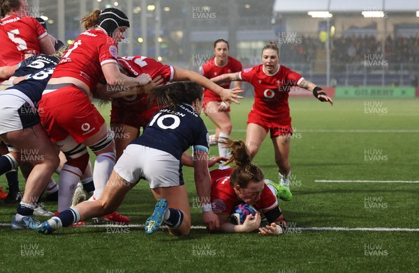 220325  Scotland v Wales, Guinness Women’s Six Nations 2025 - Abbie Fleming of Wales powers over to score try