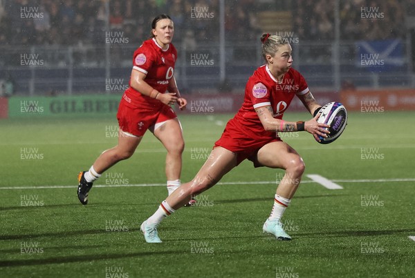 220325  Scotland v Wales, Guinness Women’s Six Nations 2025 - Keira Bevan of Wales breaks