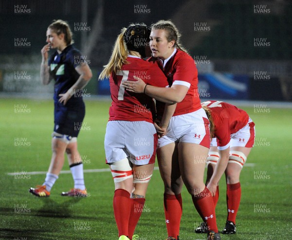 171119 - Scotland Women v Wales Women -  Wales players celebrate victory at the final whistle