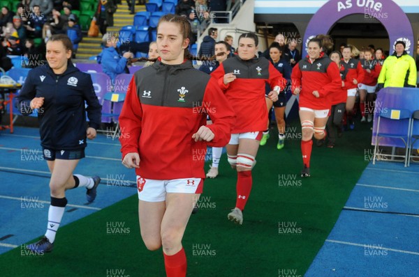 171119 - Scotland Women v Wales Women -  Lisa Neumann of Wales runs out