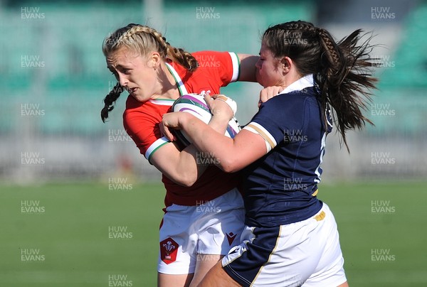 240421 - Scotland Women v Wales Women - Women's Six Nations -  Hannah Jones of Wales