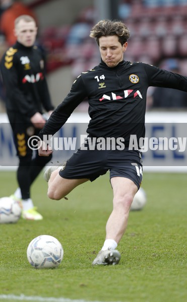 220122 - Scunthorpe United v Newport County - Sky Bet League 2 - Aaron Lewis of Newport County warms up before match