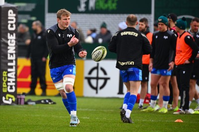 180125  Section Paloise v Ospreys, EPCR Challenge Cup - Jac Morgan of Ospreys during warm up 