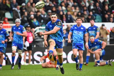 180125  Section Paloise v Ospreys, EPCR Challenge Cup - Morgan Morse of Ospreys during the match