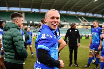 180125  Section Paloise v Ospreys, EPCR Challenge Cup - Luke Davies of Ospreys at the end of the match