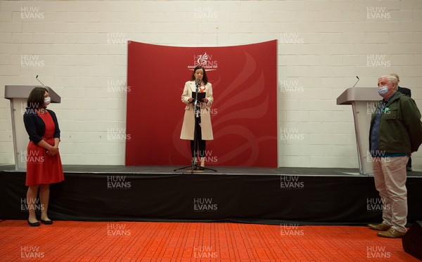 070521 - Welsh Senedd Elections - Labour's Elizabeth Buffy Williams makes her speech  after she wins the Rhondda seat from from former Plaid Cymru leader Leanne Wood, left, with 547% of the vote