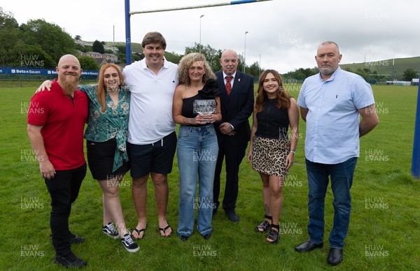 070625 - Senghenydd RFC Sirens celebrate after winning the Admiral Women’s East League Title