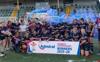 310526 - Senghenydd Sirens Admiral Womens Championship Presentation - Senghenydd Sirens celebrate after winning the Admiral Women's National League Championship 