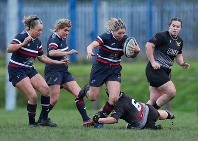 301125 - Senghenydd Sirens v West Swansea Hawks, Womens’ National League - Rhian Bowden of Senghenydd Sirens charges forward