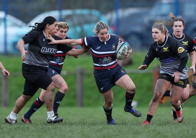 301125 - Senghenydd Sirens v West Swansea Hawks, Womens’ National League - Rhian Bowden of Senghenydd Sirens charges forward