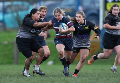 301125 - Senghenydd Sirens v West Swansea Hawks, Womens’ National League - Rhian Bowden of Senghenydd Sirens charges forward