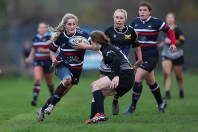 301125 - Senghenydd Sirens v West Swansea Hawks, Womens’ National League - Kasey Morkot of Senghenydd Sirens breaks away 