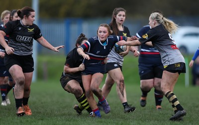 301125 - Senghenydd Sirens v West Swansea Hawks, Womens’ National League - Scarlett Jenkins of Senghenydd Sirens charges forward