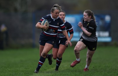 301125 - Senghenydd Sirens v West Swansea Hawks, Womens’ National League - Raf Taylor of Senghenydd Sirens charges forward