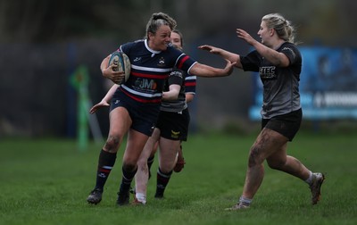 301125 - Senghenydd Sirens v West Swansea Hawks, Womens’ National League - Raf Taylor of Senghenydd Sirens charges forward