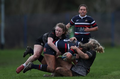 301125 - Senghenydd Sirens v West Swansea Hawks, Womens’ National League - Raf Taylor of Senghenydd Sirens charges forward
