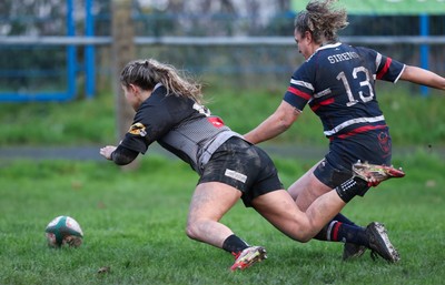 301125 - Senghenydd Sirens v West Swansea Hawks, Womens’ National League - Molly Anderson-Thomas of West Swansea Hawks scores try