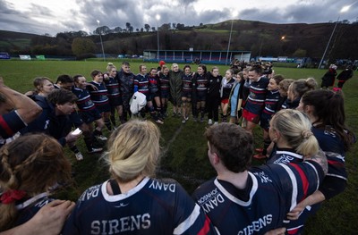 301125 - Senghenydd Sirens v West Swansea Hawks, Womens’ National League - Senghenydd Siren huddle up at the end of the match