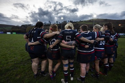 301125 - Senghenydd Sirens v West Swansea Hawks, Womens’ National League - Senghenydd Siren huddle up at the end of the match