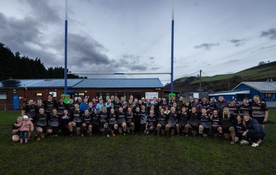 301125 - Senghenydd Sirens v West Swansea Hawks, Womens’ National League - The teams gather together at the end of the match