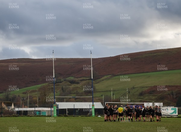 301125 - Senghenydd Sirens v West Swansea Hawks, Womens’ National League - The teams warm up at the start of the match