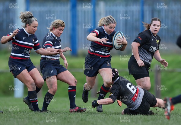 301125 - Senghenydd Sirens v West Swansea Hawks, Womens’ National League - Rhian Bowden of Senghenydd Sirens charges forward