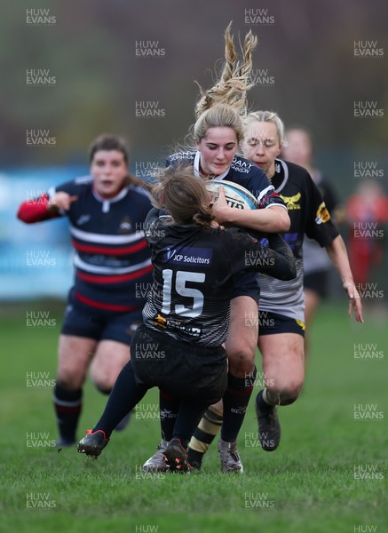 301125 - Senghenydd Sirens v West Swansea Hawks, Womens’ National League - Kasey Morkot of Senghenydd Sirens breaks away 