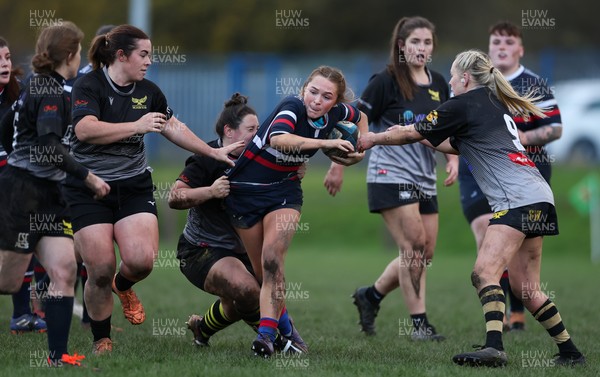 301125 - Senghenydd Sirens v West Swansea Hawks, Womens’ National League - Scarlett Jenkins of Senghenydd Sirens charges forward