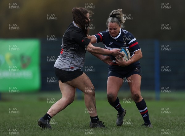 301125 - Senghenydd Sirens v West Swansea Hawks, Womens’ National League - Raf Taylor of Senghenydd Sirens charges forward