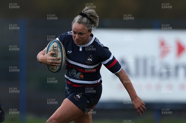 301125 - Senghenydd Sirens v West Swansea Hawks, Womens’ National League - Raf Taylor of Senghenydd Sirens charges forward