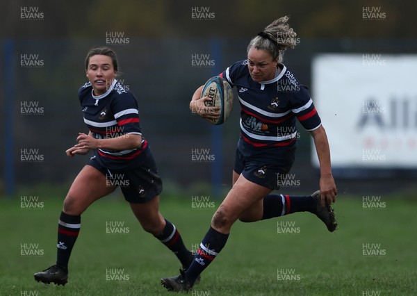 301125 - Senghenydd Sirens v West Swansea Hawks, Womens’ National League - Raf Taylor of Senghenydd Sirens charges forward