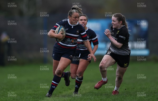 301125 - Senghenydd Sirens v West Swansea Hawks, Womens’ National League - Raf Taylor of Senghenydd Sirens charges forward