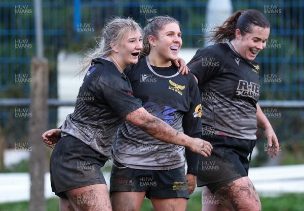 301125 - Senghenydd Sirens v West Swansea Hawks, Womens’ National League - Molly Anderson-Thomas of West Swansea Hawks, centre, celebrates after she scores try