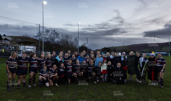 301125 - Senghenydd Sirens v West Swansea Hawks, Womens’ National League - Senghenydd Siren gather together at the end of the match