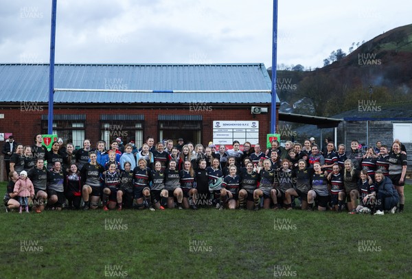 301125 - Senghenydd Sirens v West Swansea Hawks, Womens’ National League - The teams gather together at the end of the match