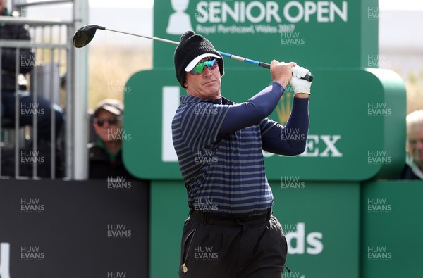 300717 - The Senior Open - Royal Porthcawl, Wales - Peter Lonard tees off