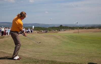 250714 -  The Senior Open Championship, Royal Porthcawl Golf Club, Wales - Miguel Angel Jimenez chips onto the green