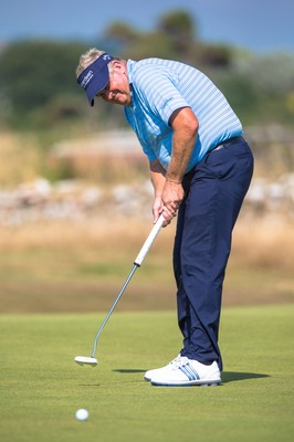 250714 -  The Senior Open Championship, Royal Porthcawl Golf Club, Wales - Colin Montgomerie putts on the 9th