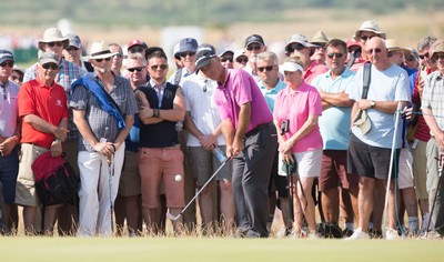 250714 -  The Senior Open Championship, Royal Porthcawl Golf Club, Wales - Corey Pavin of the USA chips onto the 9th green