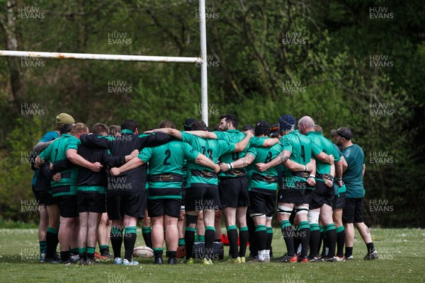 260425 - Seven Sisters v Crynant - Admiral National League 4 West Central - Seven Sisters huddle before the match
