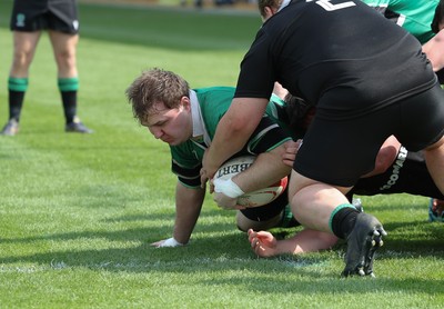 100525 - Seven Sisters v Gwernyfed, Mens Division 4 Cup Final - Prys Eckley of Gwernyfed powers over to score try