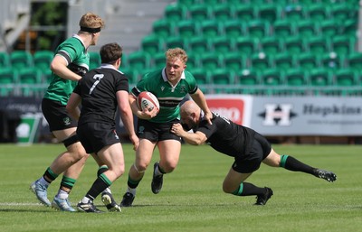 100525 - Seven Sisters v Gwernyfed, Mens Division 4 Cup Final -  Gethin Davies of Gwernyfed charges forward